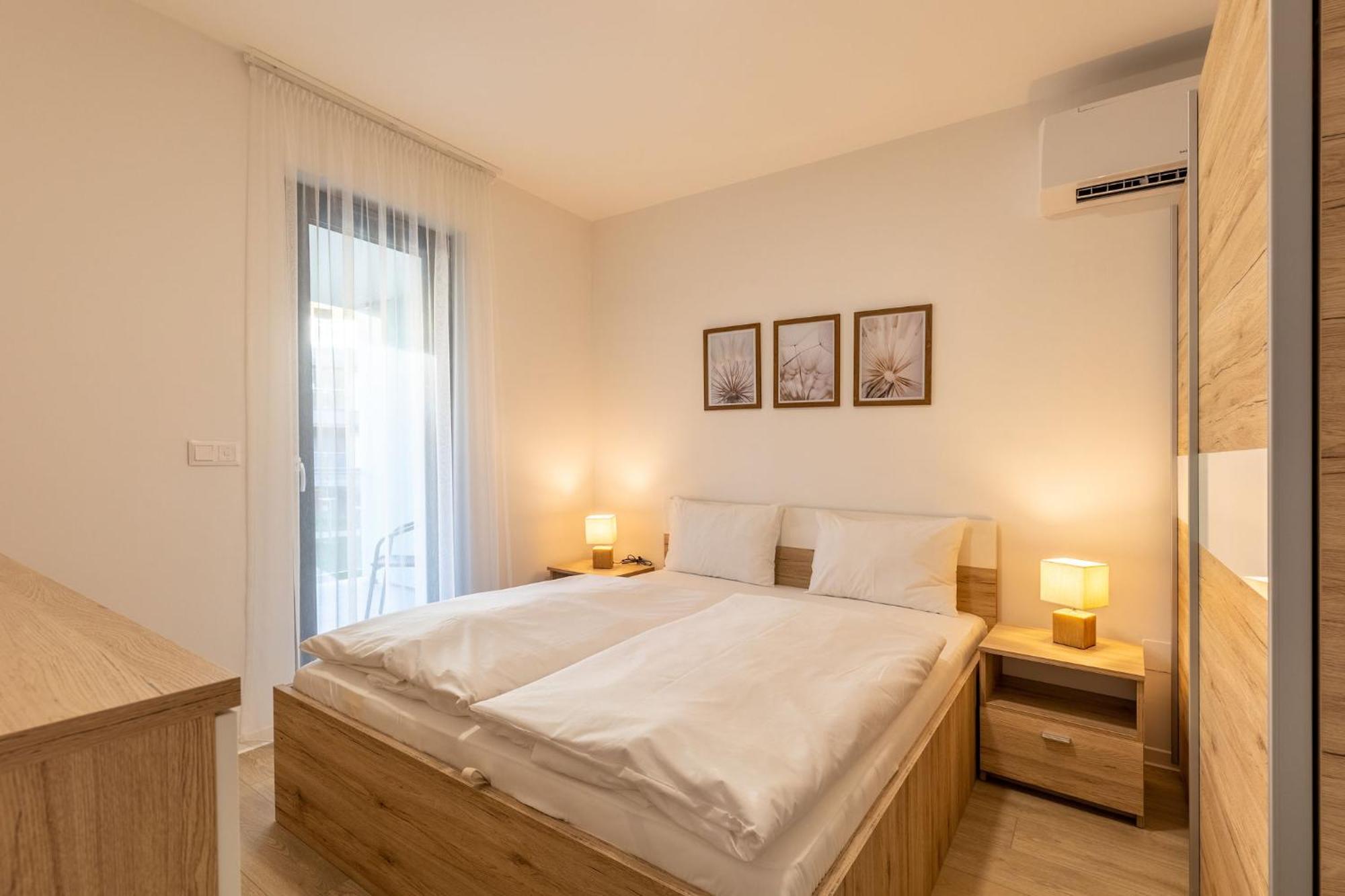 Casa Romana Apartmanok Siofok By Bltn Exterior photo