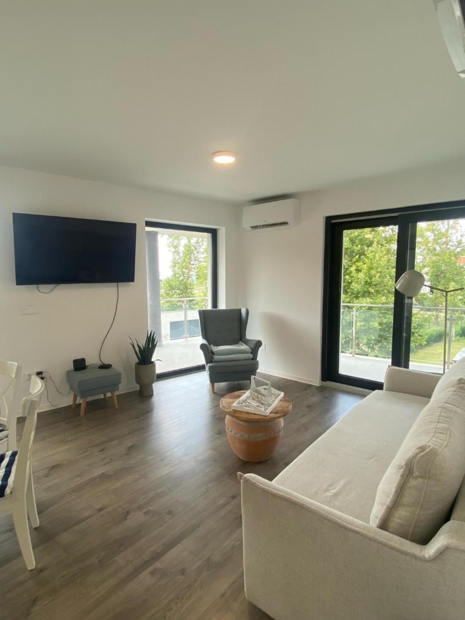 Casa Romana Apartmanok Siofok By Bltn Exterior photo